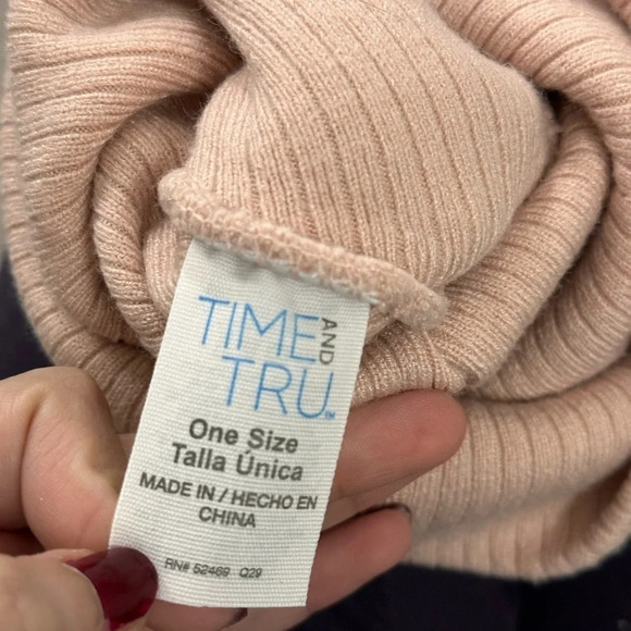 Time and tru Women Ribbed Winter Beige/pink beanie one size - Picture 5 of 5